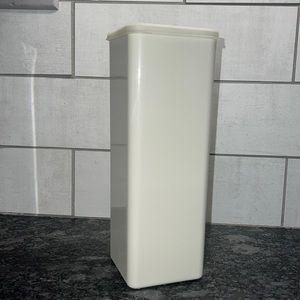 Vintage processed cheese holder. Holds 1lb package. Tupperware. Like new.